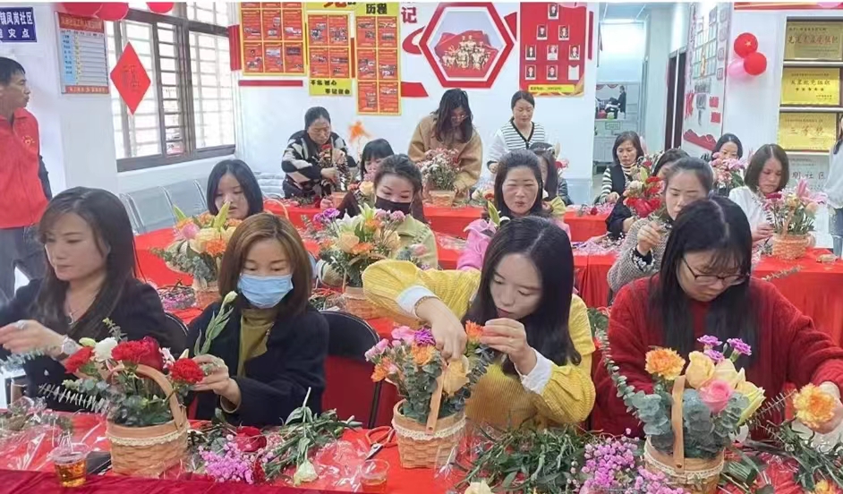 高山镇花样活动庆“三八”