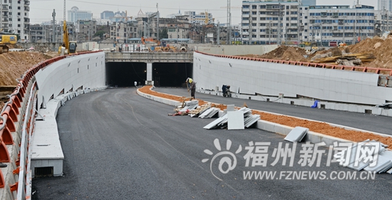 站西路月底试通车　往返火车站南北广场将更便捷