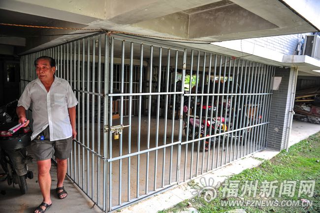 仓山金闽小区架空层遭瓜分　杂物乱堆电线随意拉