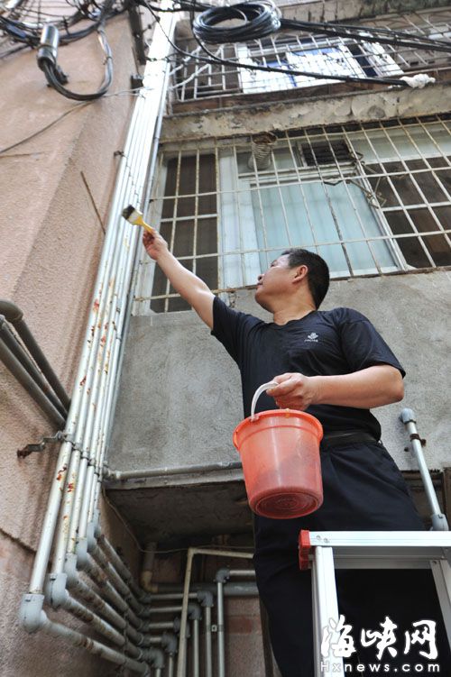 涂上黄油，让小偷无法攀爬