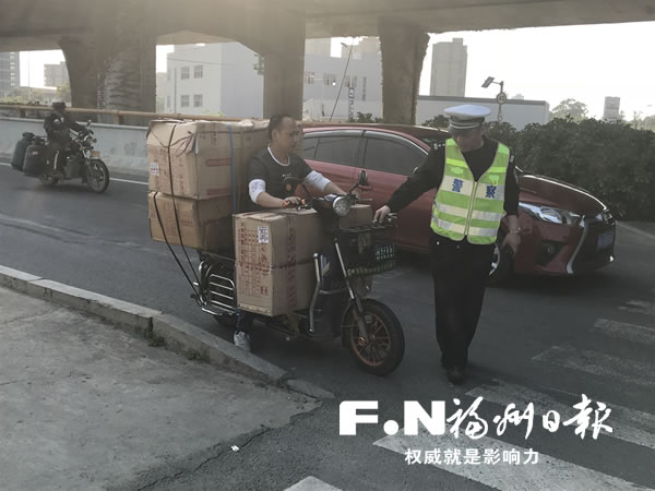 福州交警严查非机动车闯三环　全线设29个执法点