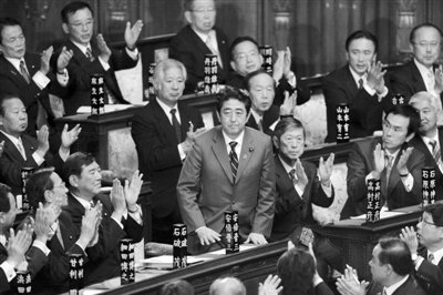 安倍晋三再任日首相 外祖父曾是甲级战犯(图)