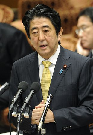 安倍自称应对人质被杀负责强调中东演说言辞恰当