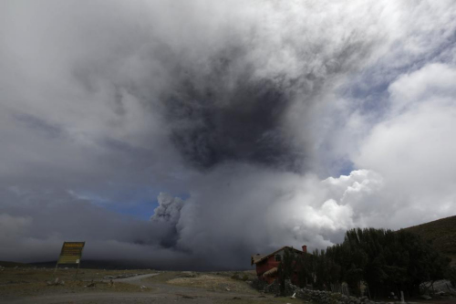 厄瓜多尔境内巨大火山喷发全国进入紧急状态