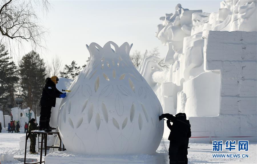 （文化）（6）国际雪雕比赛忙