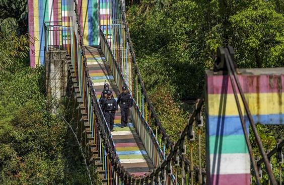 （爱国情 奋斗者·图文互动）（2）警民情深——记云南贡山县独龙江乡边境派出所