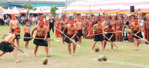 台原住民丰年祭活动变调张震岳：不是跳给游客看