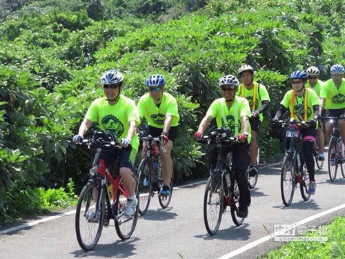 马英九遭指控心情不受影响骑车一路狂飙：过瘾