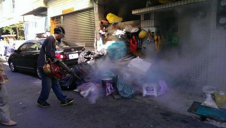 台南一对母子同患登革热卫生部门忧疫情升温