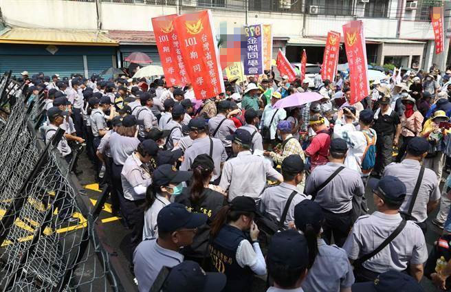 “台独”横行反噬蔡英文 台作家：民粹之剑直指小英