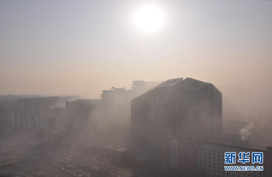 #（晚报）（4）我国多地大雾持续 中央气象台继续发布大雾蓝色预警