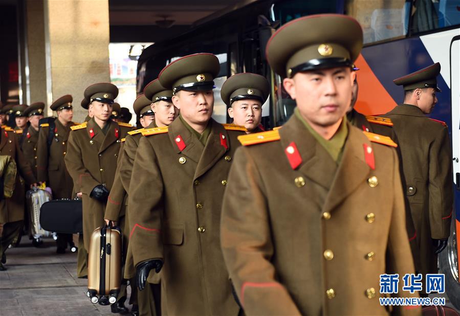 （社会）（5）朝鲜国家功勋合唱团和牡丹峰乐团抵京